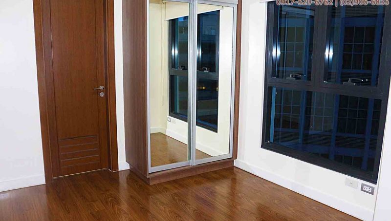 Unfurnished 1BR condo for rent in Ortigas center, very convenient location - right in the middle of Ortigas - close to SM Megamall and the big offices based in the Ortigas business district.